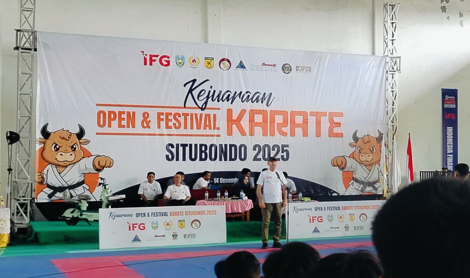 Presiden NKI , Nasim Khan Indonesia saat memberikan sambutan.